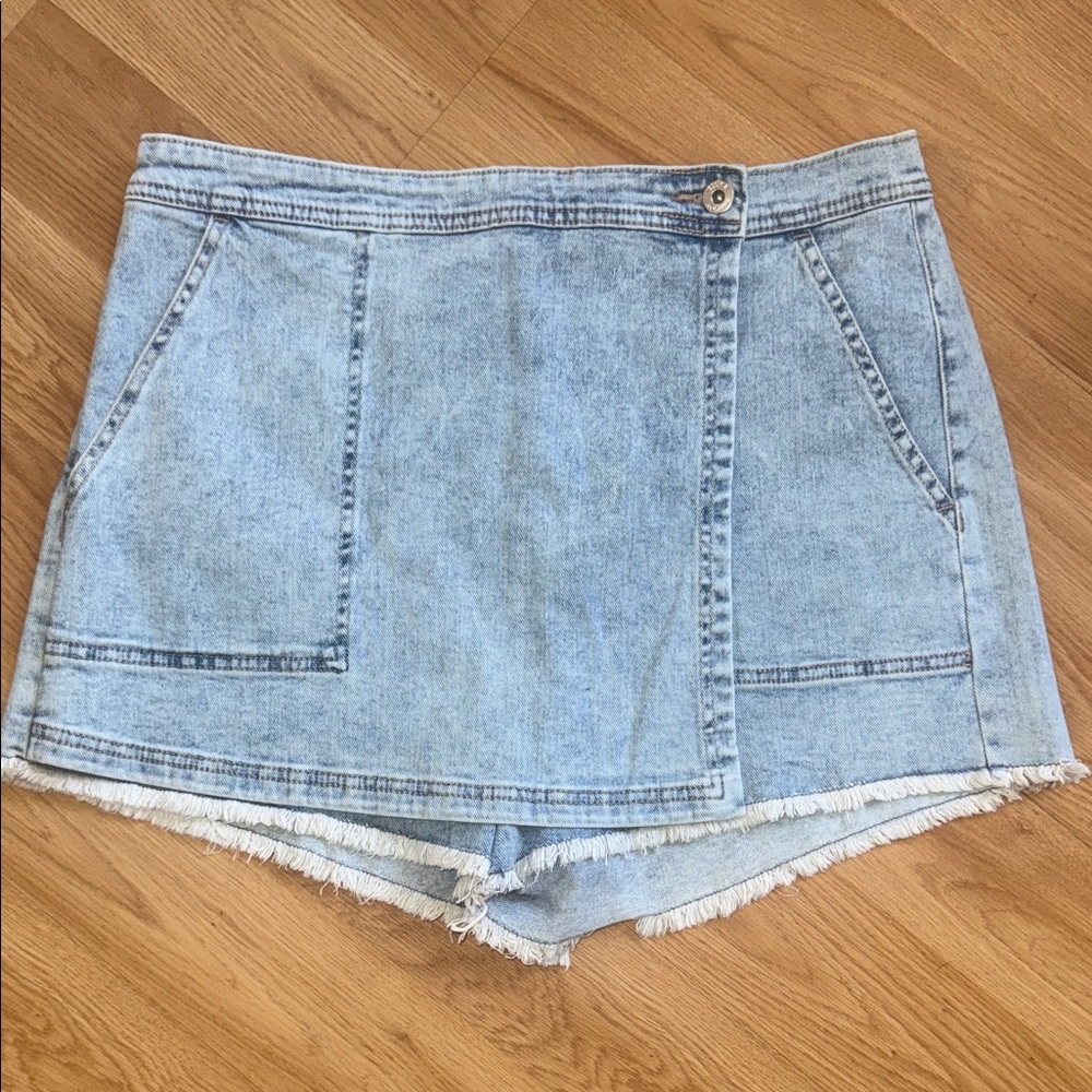 Jessica Simpson Light Blue Denim Skort with Frayed Hem